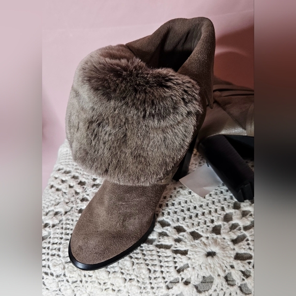 New ! Calvin Klein Taupe Leather and Fur Booties, size 7.5. - Picture 11 of 16